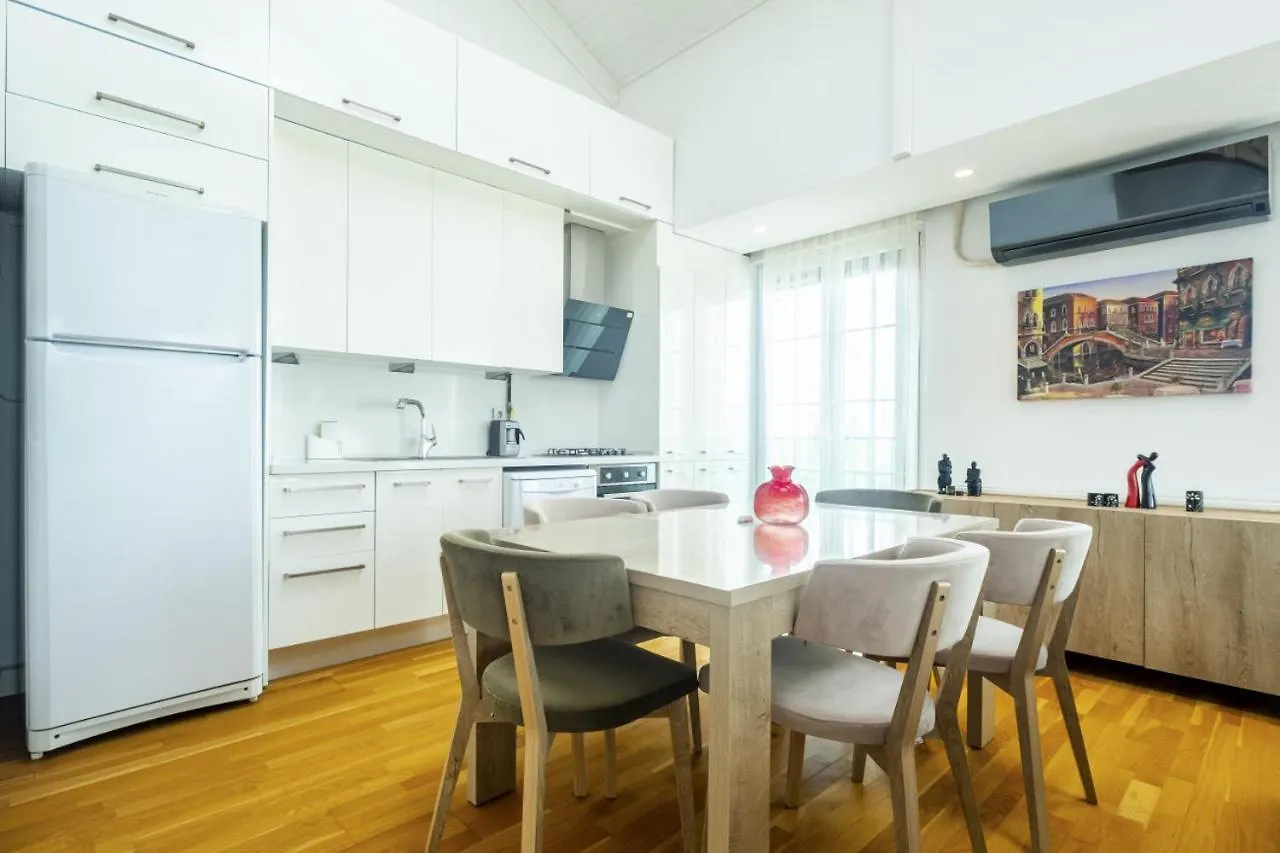 Apartmán Chic Flat Near Public Transportation In Goztepe Istanbulská provincie